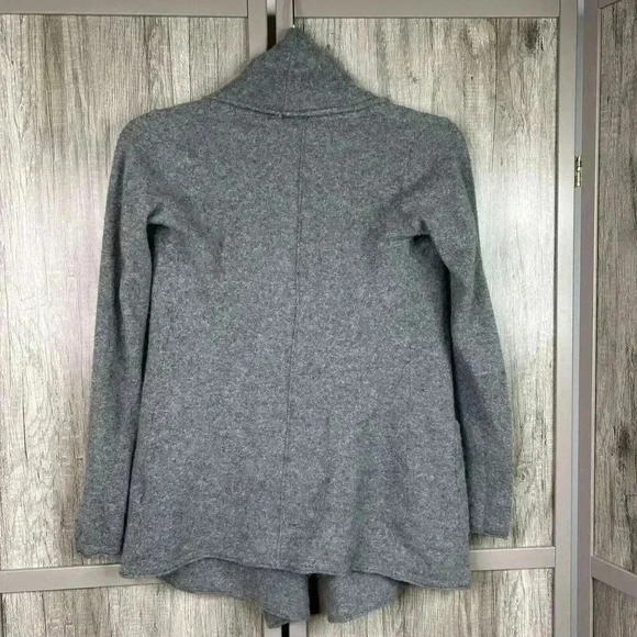Babaton Aritzia Open Front Merino Wool Cardigan Shawl Pockets Gray Color Sz XS - Picture 7 of 7